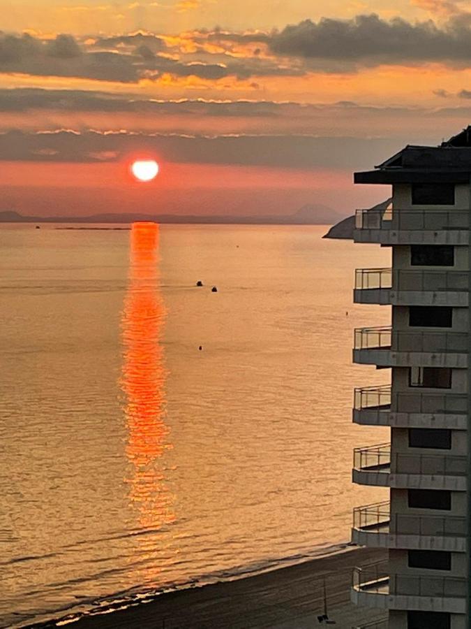 Apartamento Turistico Playmon Bacana Planta 14 ベニドルム エクステリア 写真